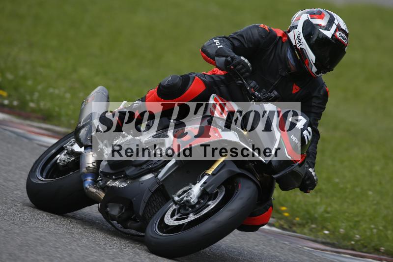 /Archiv-2024/29 12.06.2024 MOTO.CH Track Day ADR/Gruppe blau/42